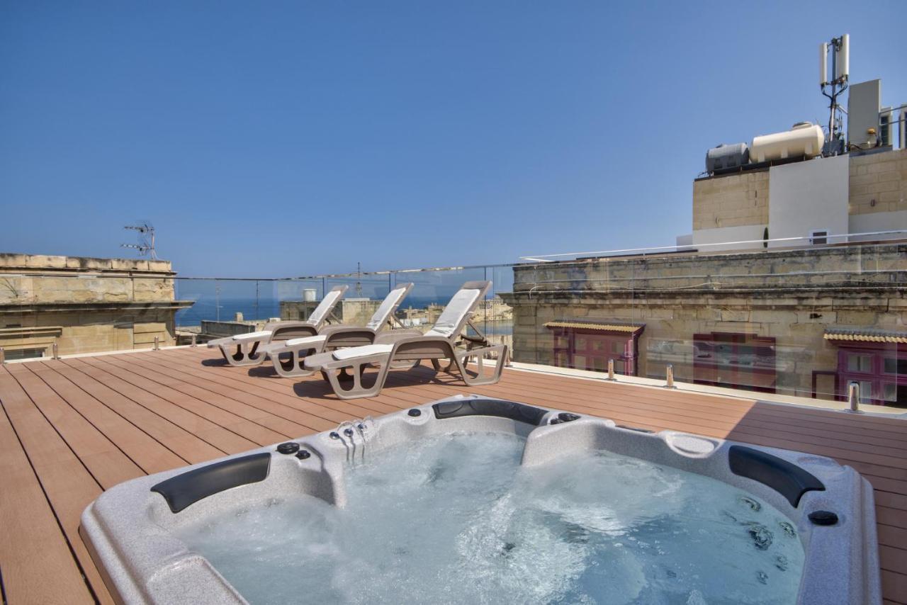 Valletta Luxe 3-Bedroom Duplex Penthouse With Sea View Terrace And Jacuzzi Exterior photo