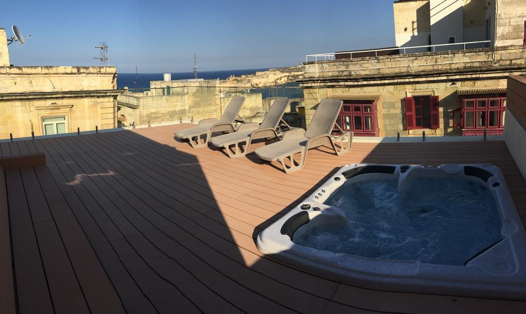 Valletta Luxe 3-Bedroom Duplex Penthouse With Sea View Terrace And Jacuzzi Exterior photo