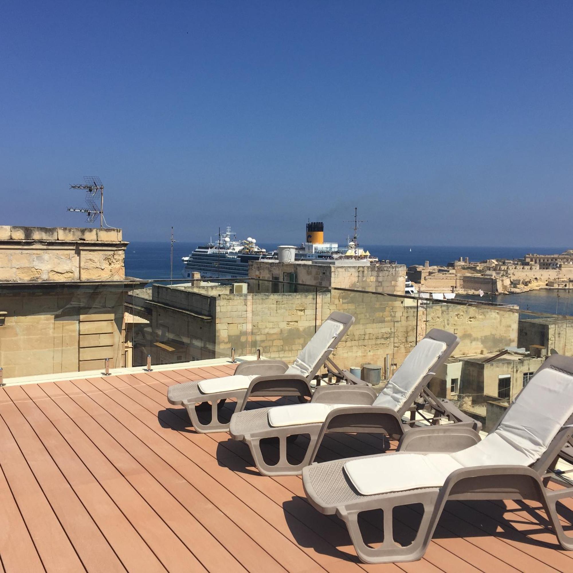 Valletta Luxe 3-Bedroom Duplex Penthouse With Sea View Terrace And Jacuzzi Exterior photo