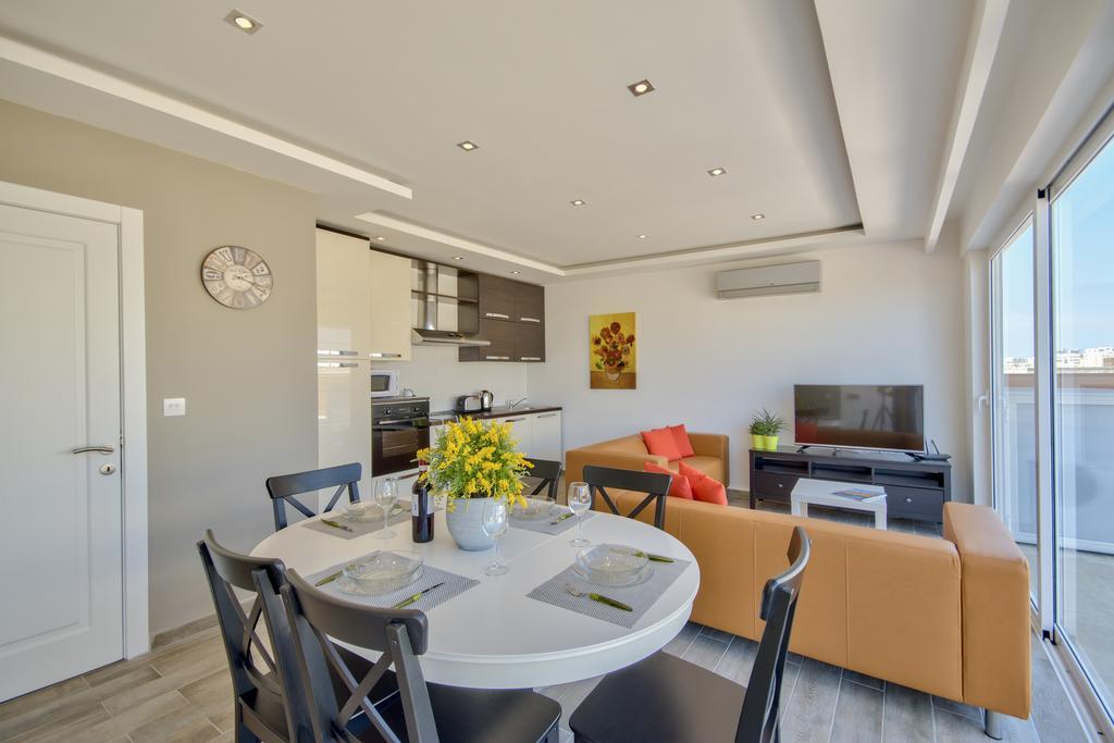Valletta Luxe 3-Bedroom Duplex Penthouse With Sea View Terrace And Jacuzzi Exterior photo