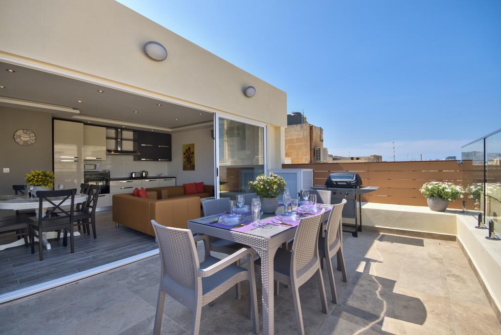 Valletta Luxe 3-Bedroom Duplex Penthouse With Sea View Terrace And Jacuzzi Exterior photo