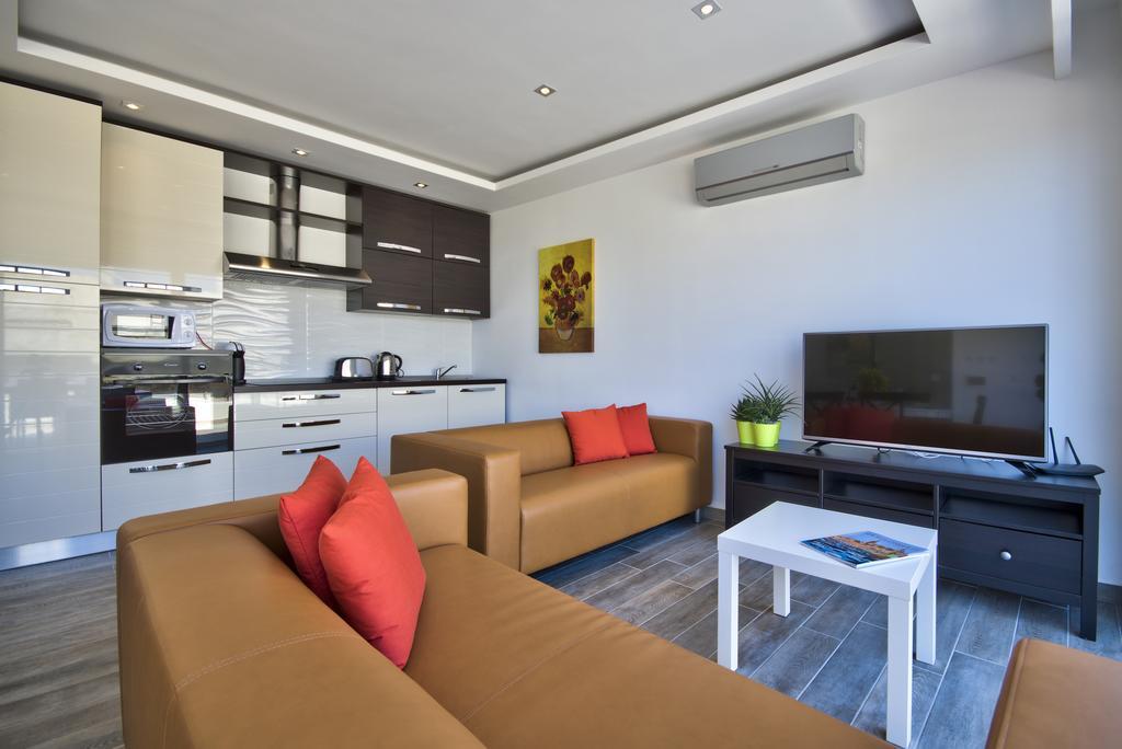 Valletta Luxe 3-Bedroom Duplex Penthouse With Sea View Terrace And Jacuzzi Exterior photo